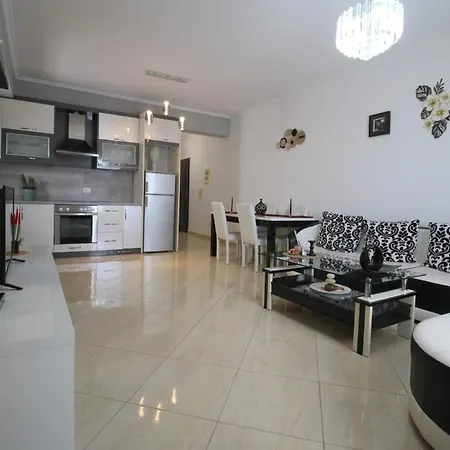 Nikol Apartment Sarande